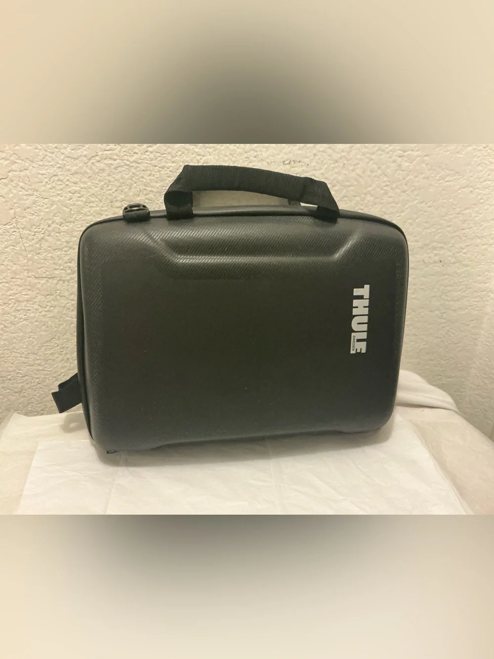 Thule Black Protective Hard Case with Top Handle Sweden Laptop Carrying Case